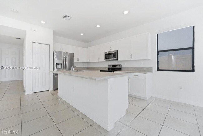 Foto del edificio - 3 br, 2.5 bath Townhome - 11036 W 35th Way