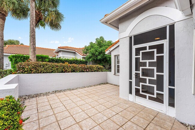 Foto del edificio - 8084 Summer Shores Dr