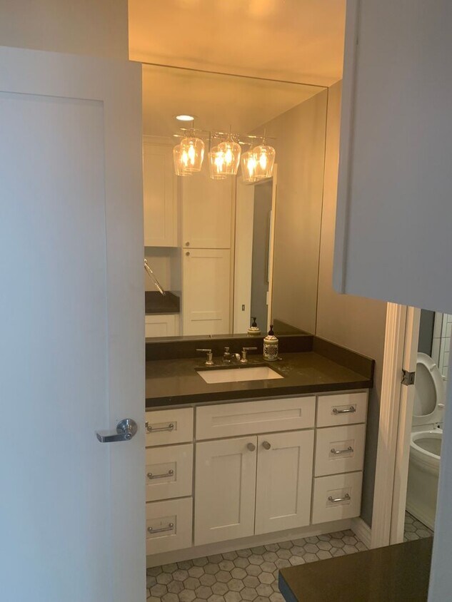 Foto principal - PRIME WEHO LOCATION- 1BEDROOM CONDO FOR LEASE