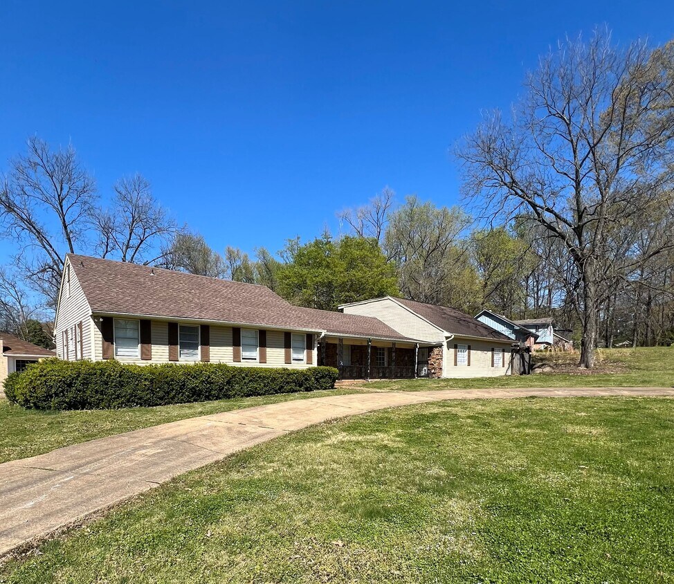 Primary Photo - 856 Palmer Rd