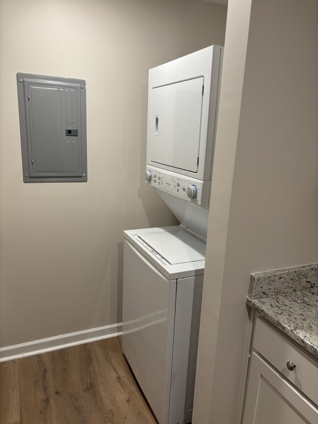 Foto del edificio - South Nashville 2 bedroom 2 bath Condo