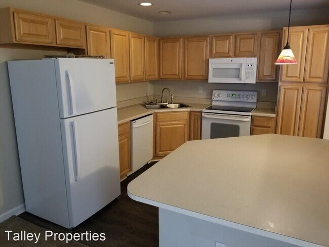 Building Photo - 2 br, 2.5 bath House - 8116 Christmas Court