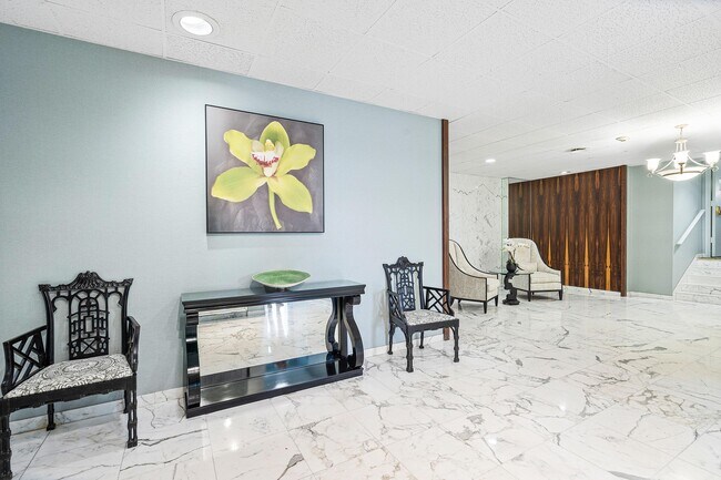 Building Photo - 2860 S Ocean Blvd