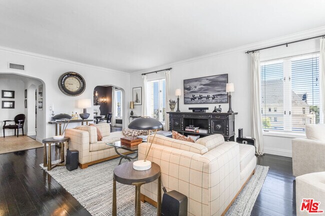 Foto del edificio - 1424 N Crescent Heights Blvd