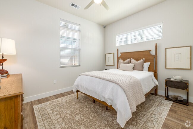3 habitaciones, 2 baños, 1225 pies cuadrados, dormitorio principal - Twill Bailey Creek