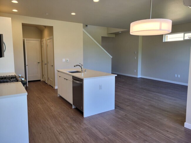 Building Photo - Beautiful Home in North Bellingham
