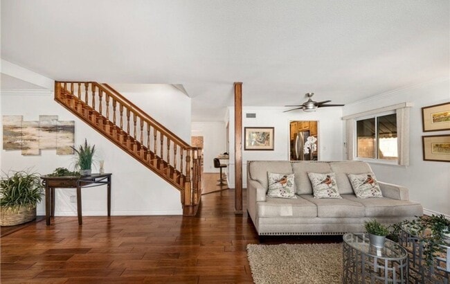 3-4 bedroom house across from park, available now! - 3-4 bedroom house across from park, available now!