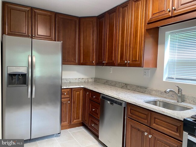 Building Photo - 2311 Henlopen Ave
