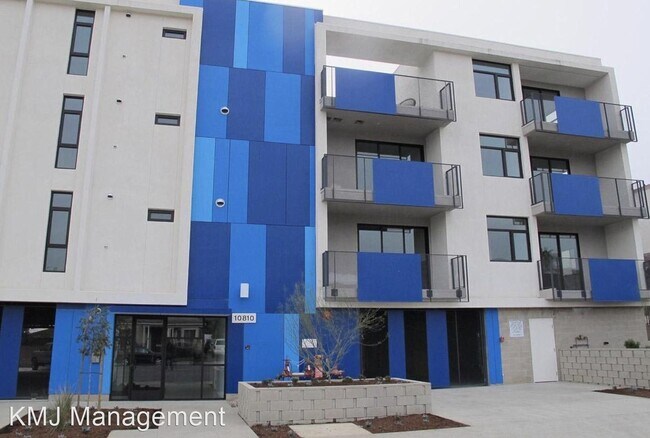 Foto del edificio - 10810 Palms Blvd