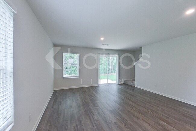 Foto del edificio - 360 Ironwood Ct