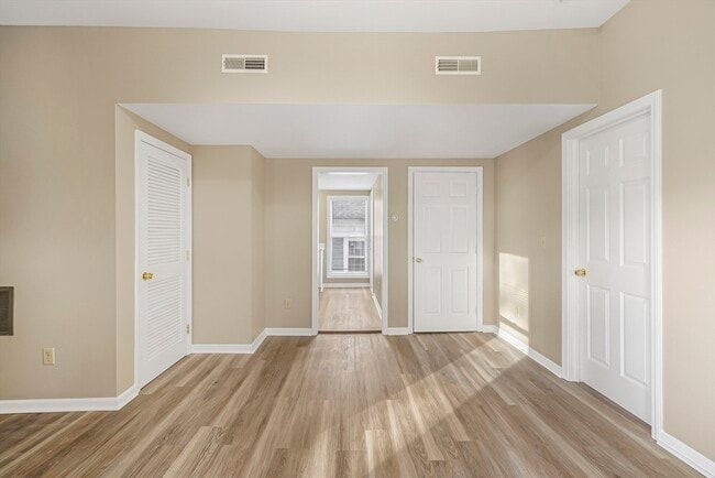 Foto del edificio - 12 Franklin Ave