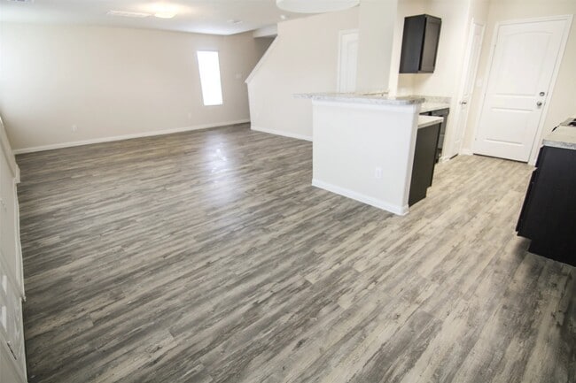 Foto del edificio - 6022 Peaceful Ridge Dr