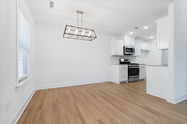 Foto del edificio - 1251 Monarch Rd