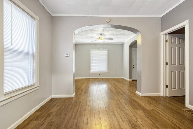 Dining Room - 700 Hopkins St