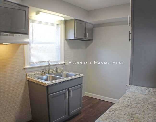 Foto del edificio - 502 Gideon Rd