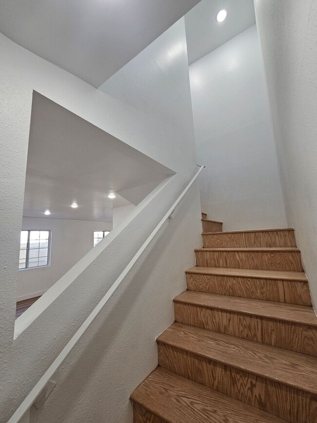 Foto del edificio - 245 E Ave 38