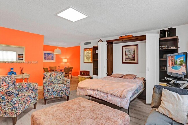 Foto del edificio - 2500 NE 9th St