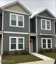 Building Photo - 160 Loren Rd
