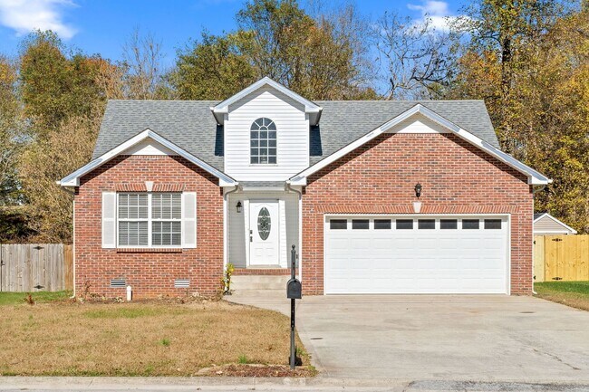 Building Photo - 1895 Sage Meadow Lane, Clarksville, TN 37040