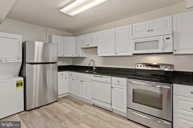 Foto del edificio - 1600 N Oak St