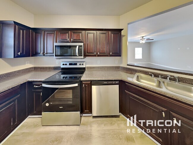 Foto del edificio - 1311 Candler Ct