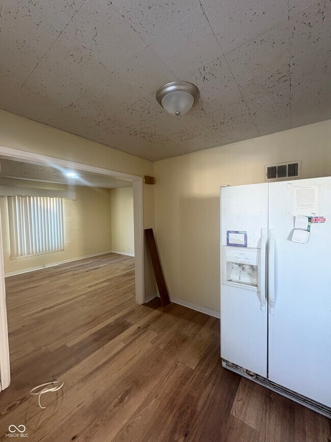 Foto del edificio - 3448 Kinnear Ave