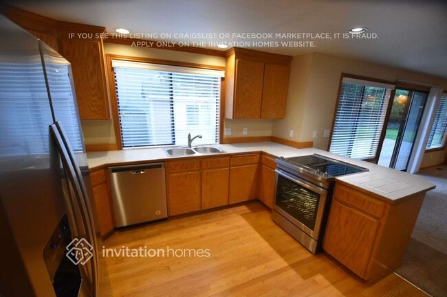 Foto del edificio - 2350 215th Pl SW