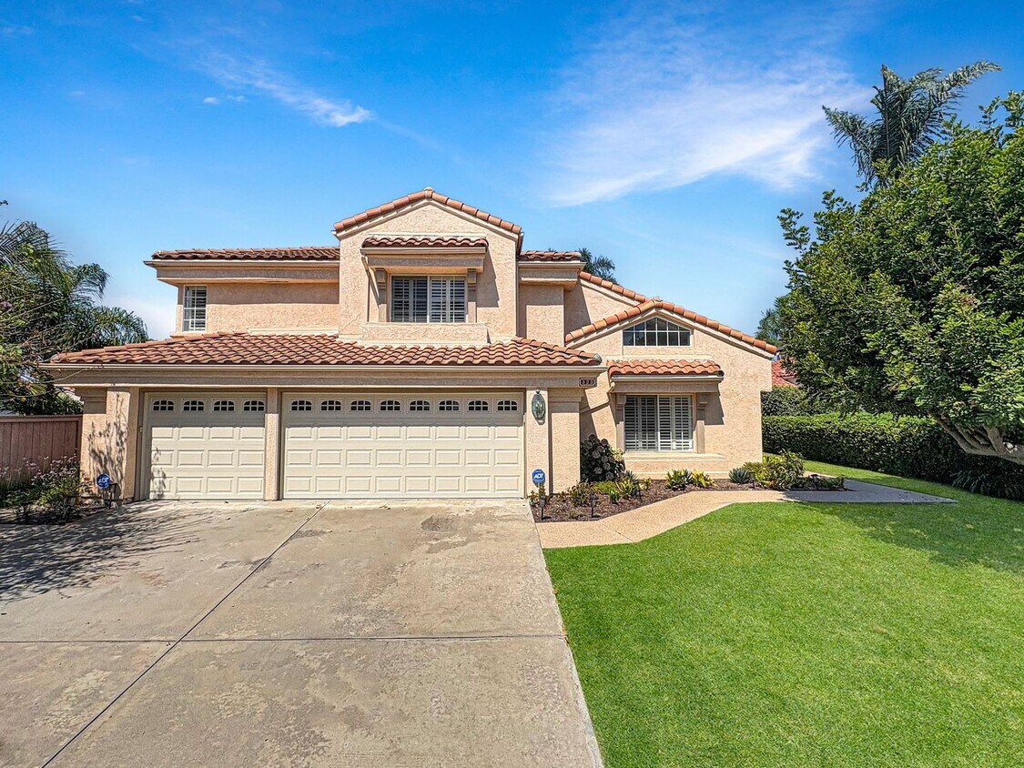 Foto principal - Spacious Oceanside Retreat with Pool, Spa,...