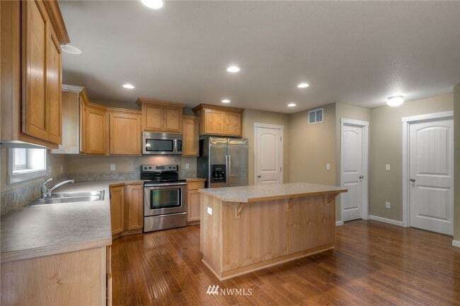Building Photo - 3606 Bacall St NE