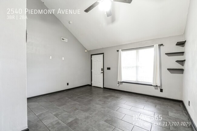 Building Photo - Gorgeous 3 bed 2 bath Home in Portsmouth