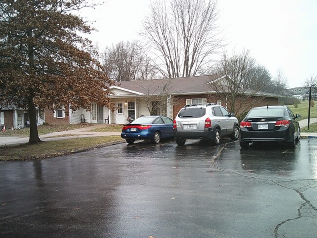 Foto del edificio - 400 Tella Jane Ln