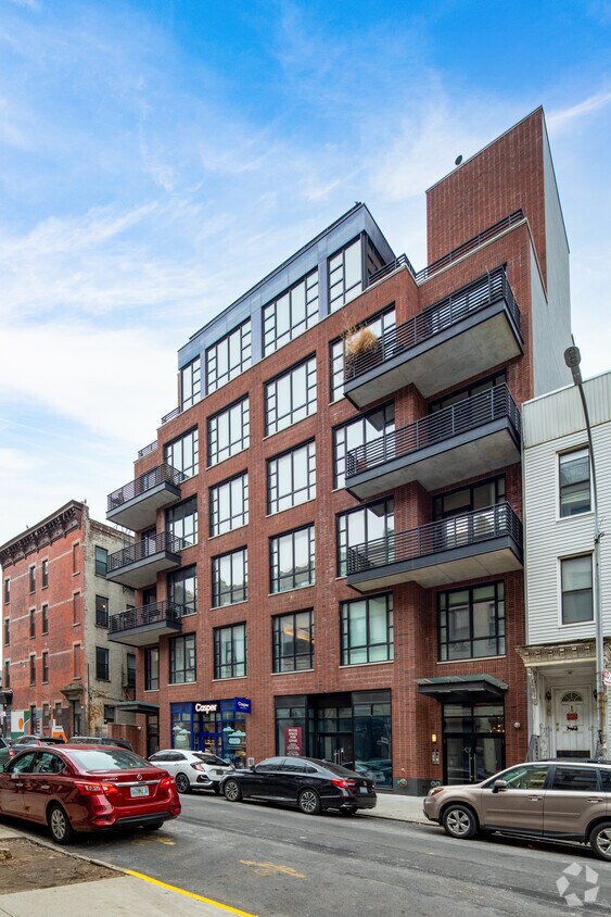 Primary Photo - 62-66 N 3rd St