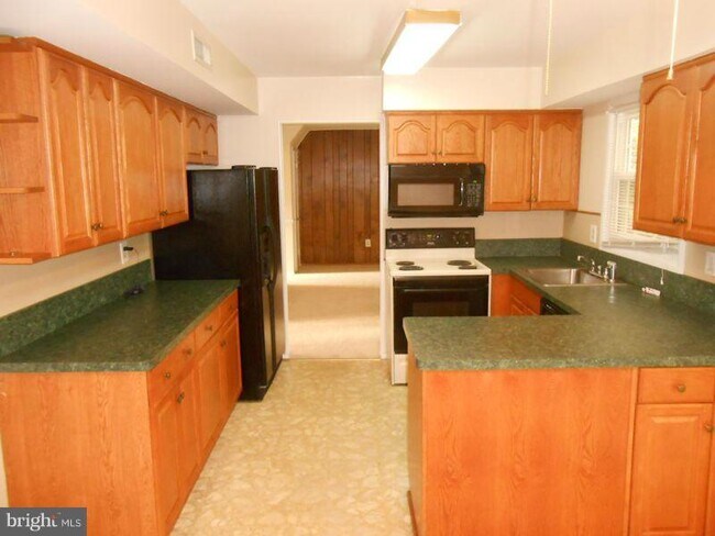 Building Photo - 7327 Wickford Dr