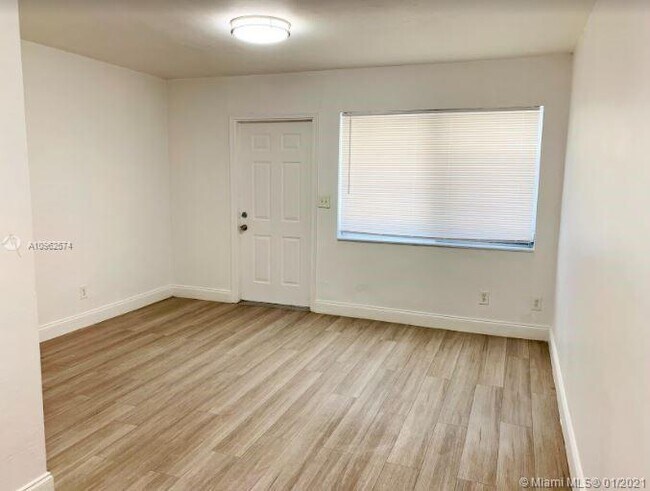 Building Photo - 738 NE 86th St