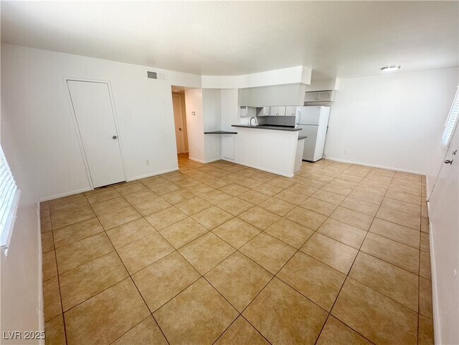 Foto del edificio - 1656 Stevens St