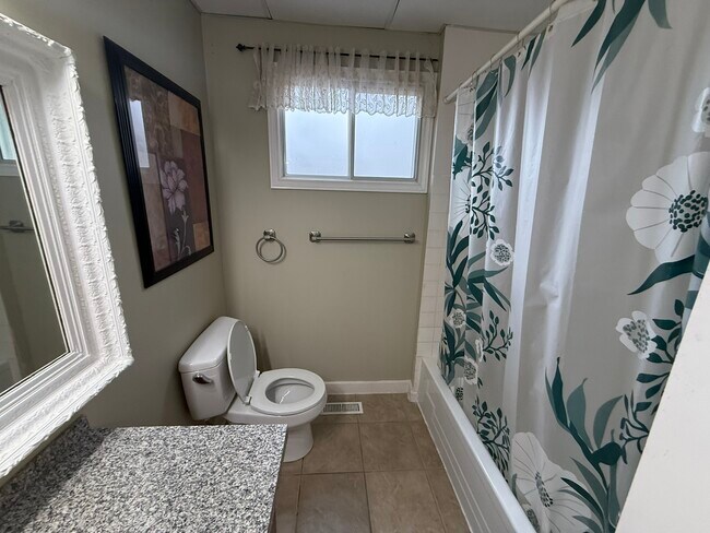 Building Photo - 5826 Bartlett Rd