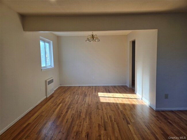 Building Photo - 73 Pearsall Ave