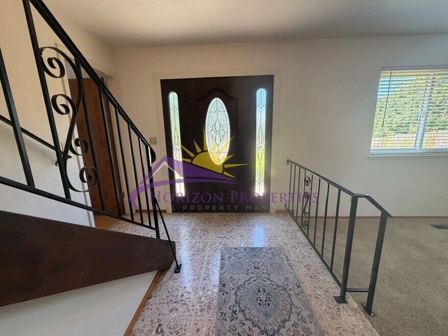 3 Bed 2.5 Bath 2,027 sqft Fair Oaks Home with bonus office
