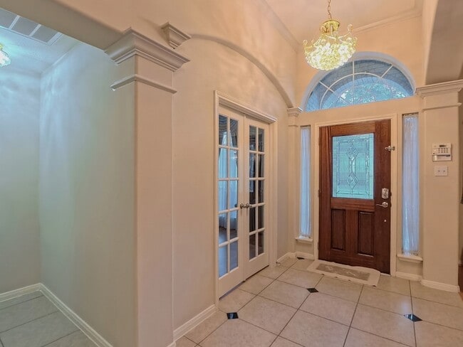 Building Photo - 15811 Sandisfield Ln