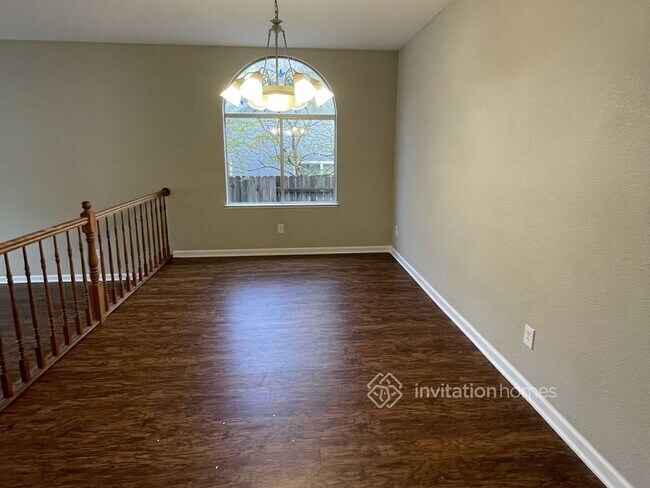 Foto del edificio - 644 Hovey Way