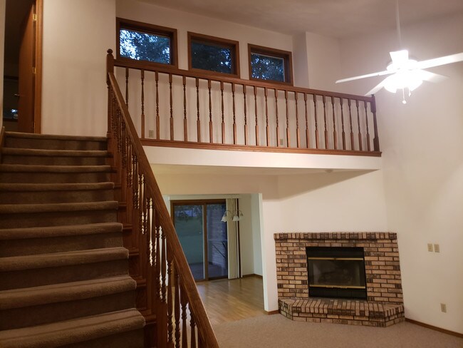 Building Photo - 2219 Cloudview Drive