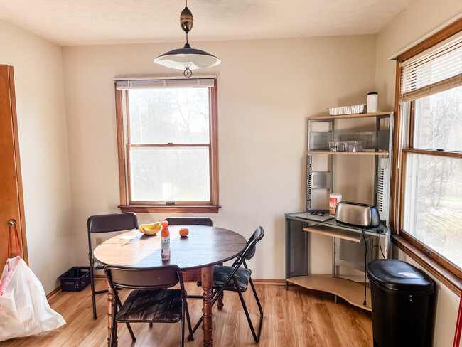 Dining Area - 5229 Rule Rd