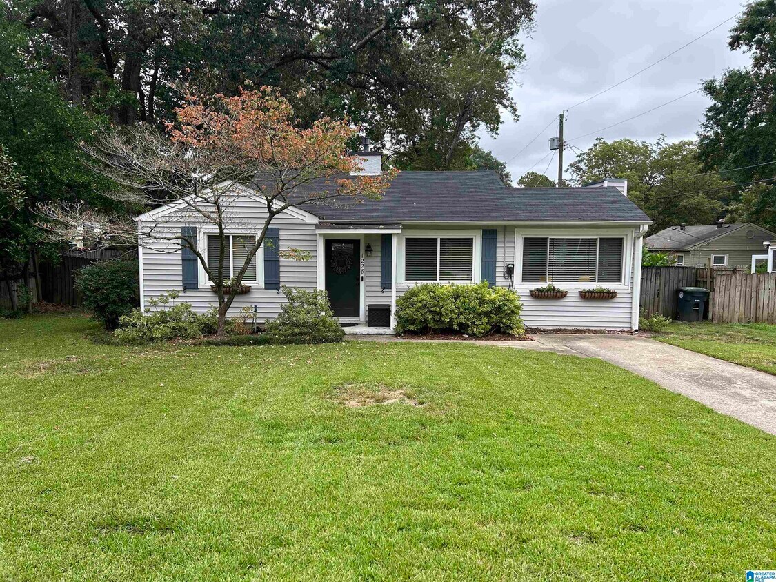 Foto principal - 1228 Browning Ave