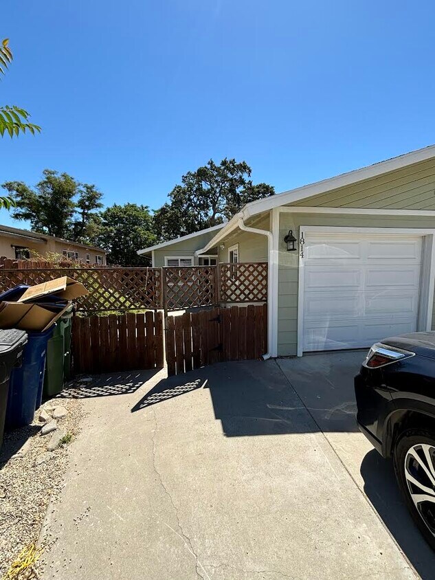 1814 Riverside Ave, Paso Robles, CA 93446 Townhome Rentals in Paso Robles CA