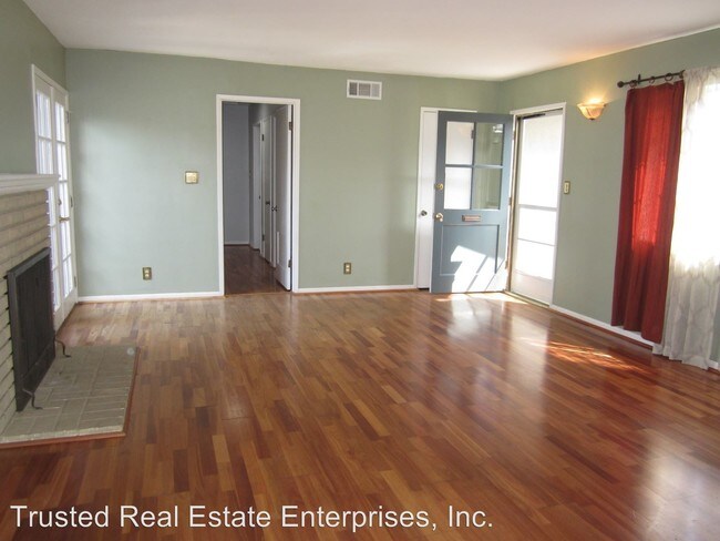 Building Photo - 3 br, 2 bath House - 473 Day Road