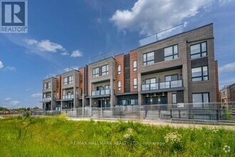 Building Photo - 18-18 Lytham Grn Cir