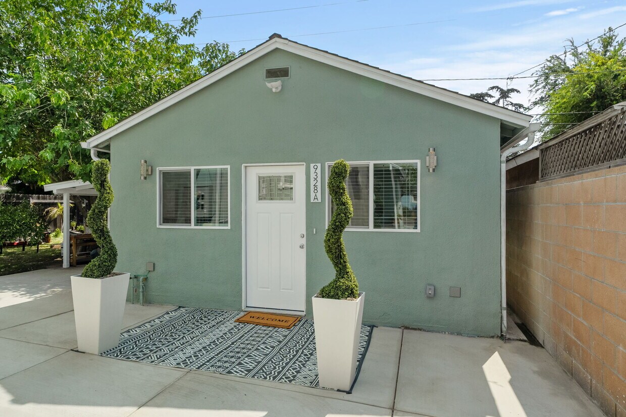 Primary Photo - 9328 Firebird Ave