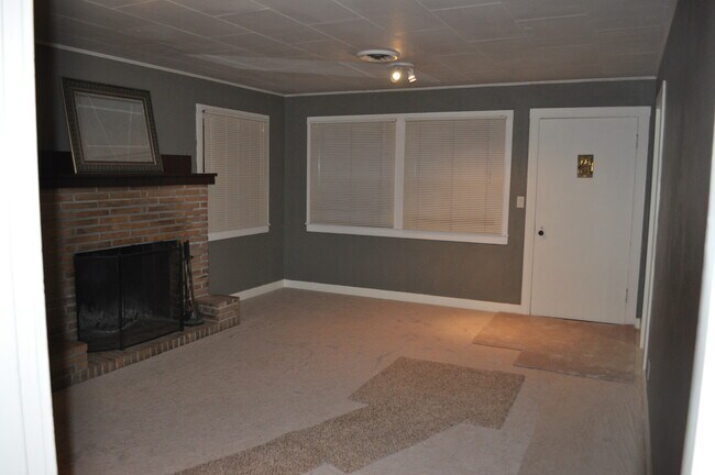 Sala de estar - 829 Hunt Ave
