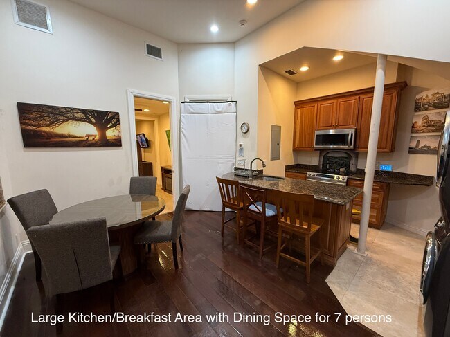 Large Kitchen/Breakfast Area - 17701 Circle Pond Ct
