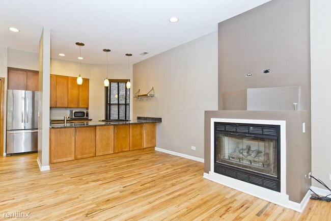 Building Photo - 4737 N Kenmore Ave